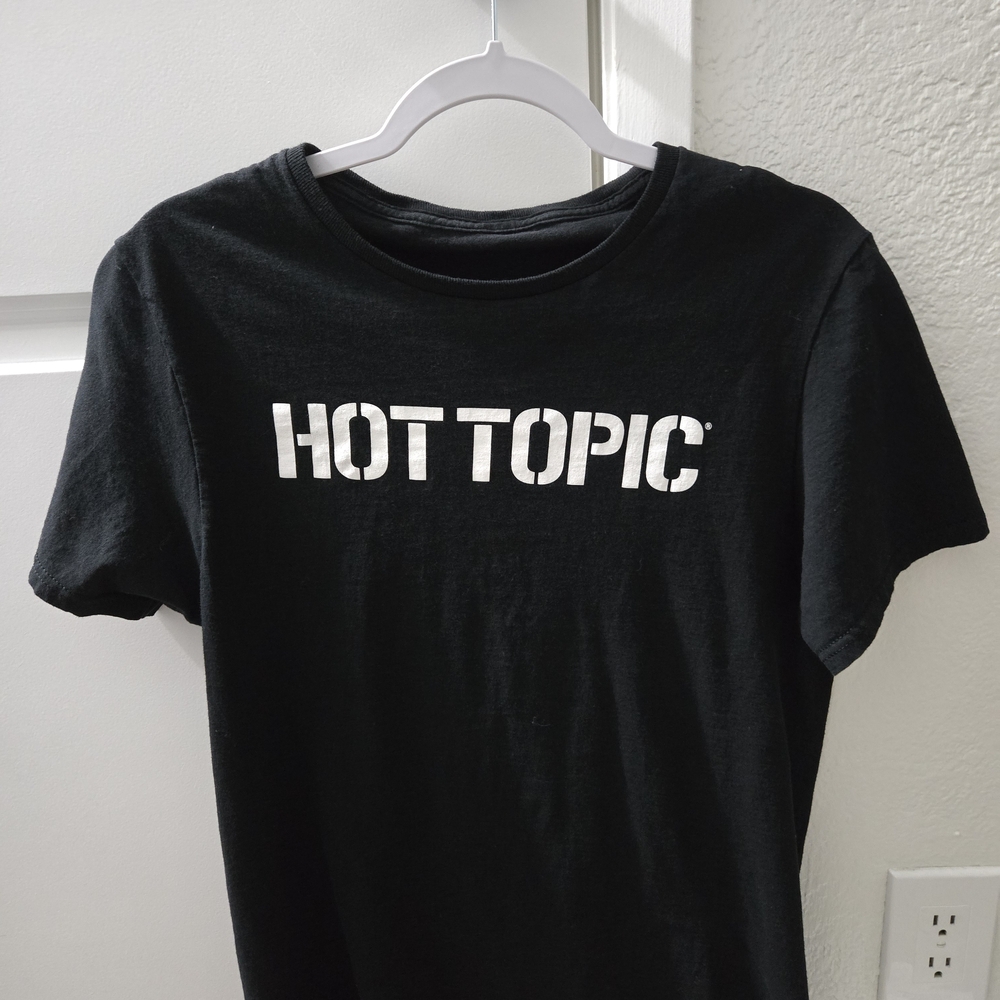 Hot Topic Black Short Sleeve T-Shirt